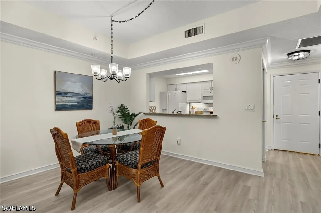 100 Glenview Place Naples FL 34108