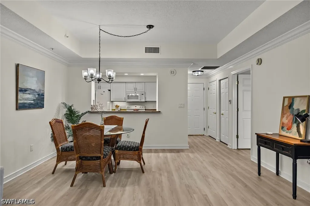 100 Glenview Place Naples FL 34108