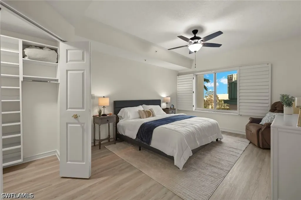 100 Glenview Place Naples FL 34108
