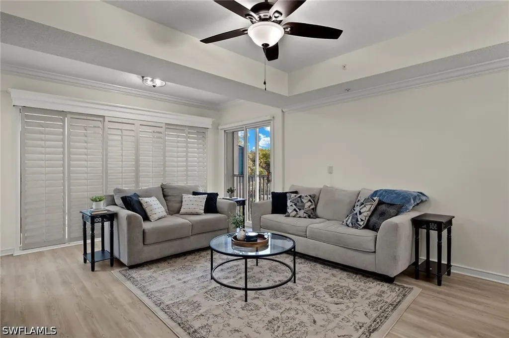 100 Glenview Place Naples FL 34108