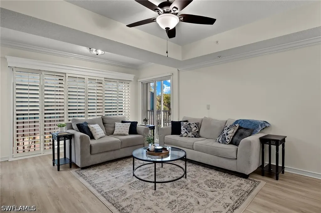 100 Glenview Place Naples FL 34108