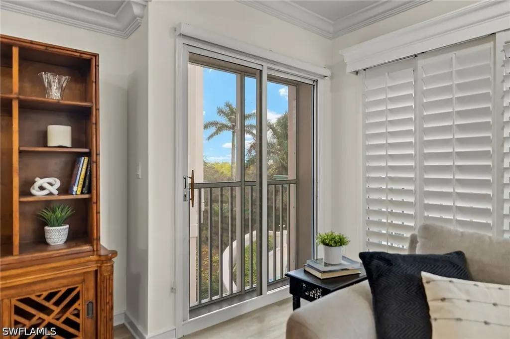 100 Glenview Place Naples FL 34108