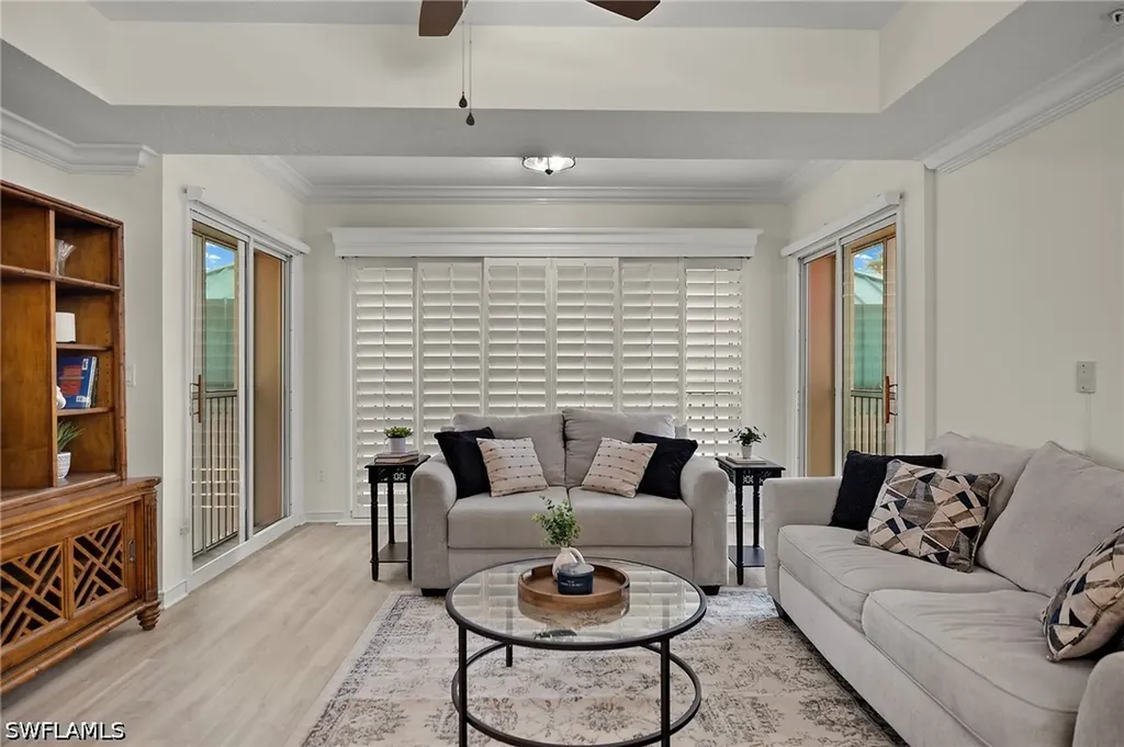 100 Glenview Place Naples FL 34108
