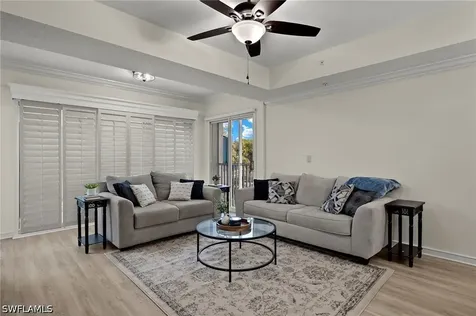 100 Glenview Place Naples FL 34108