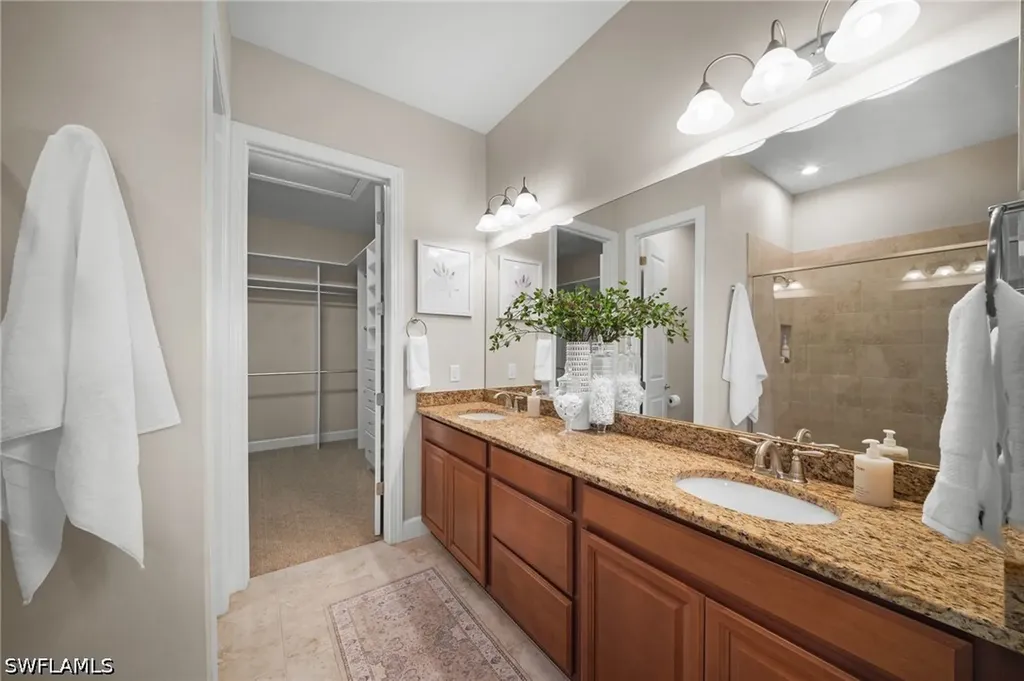 8814 Vaccaro Court Naples FL 34119
