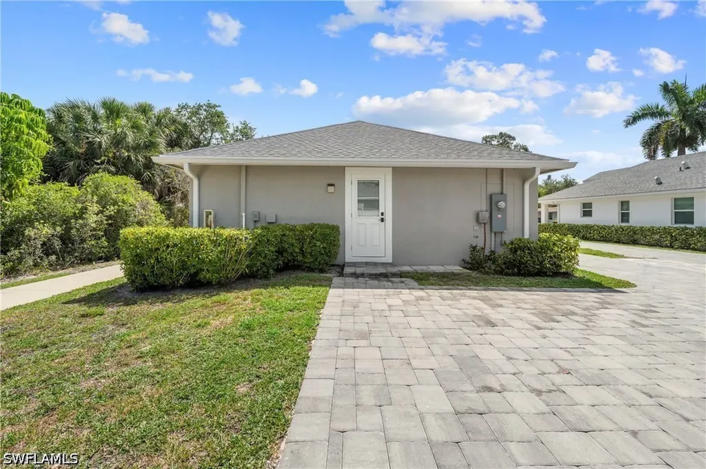 27302 Dortch Avenue Bonita Springs FL 34135