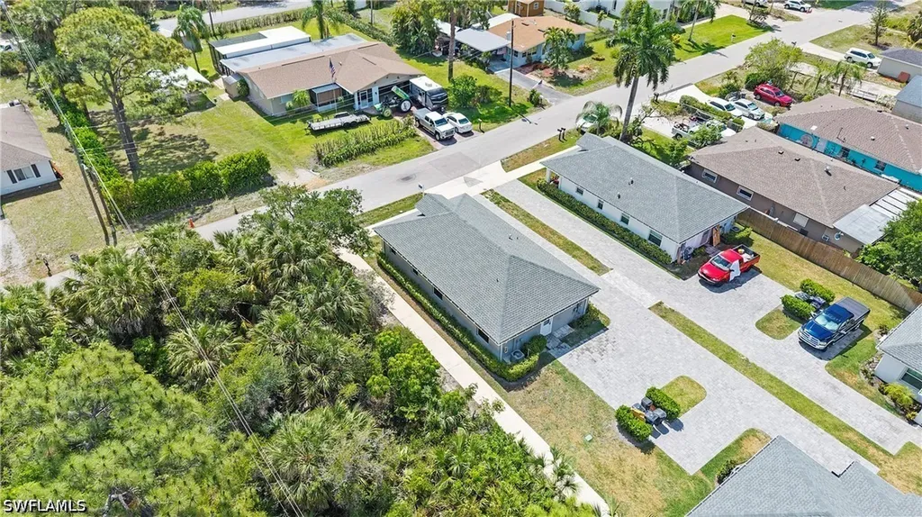 27302 Dortch Avenue Bonita Springs FL 34135