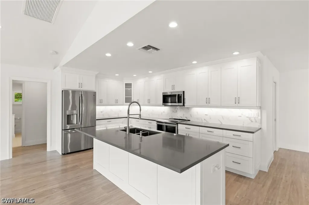 2178 Pine Woods Circle Naples FL 34105