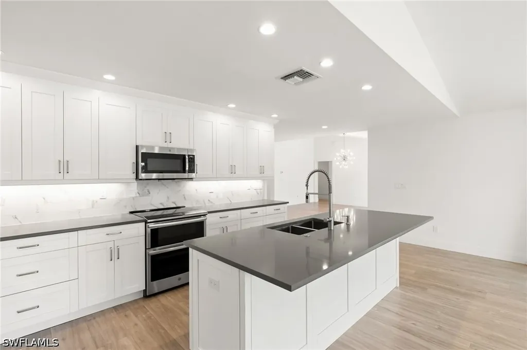 2178 Pine Woods Circle Naples FL 34105