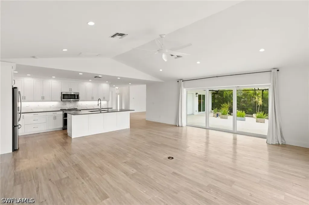 2178 Pine Woods Circle Naples FL 34105