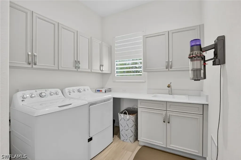 8062 Signature Club Circle Naples FL 34113