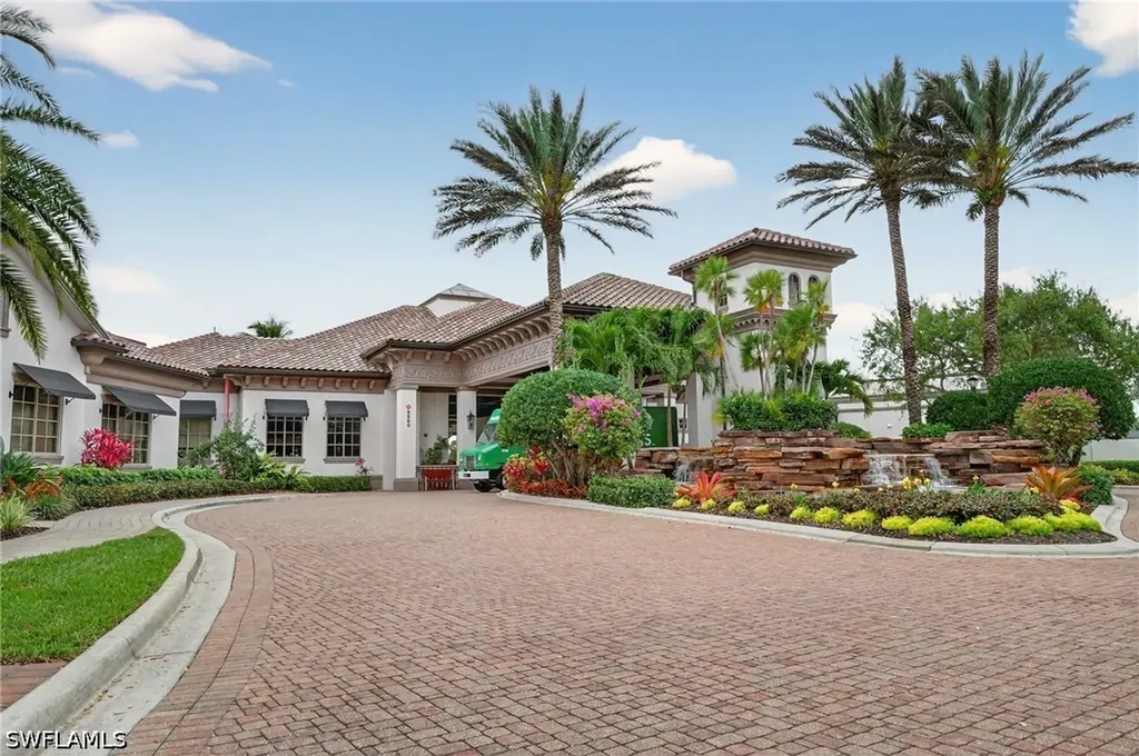 8062 Signature Club Circle Naples FL 34113