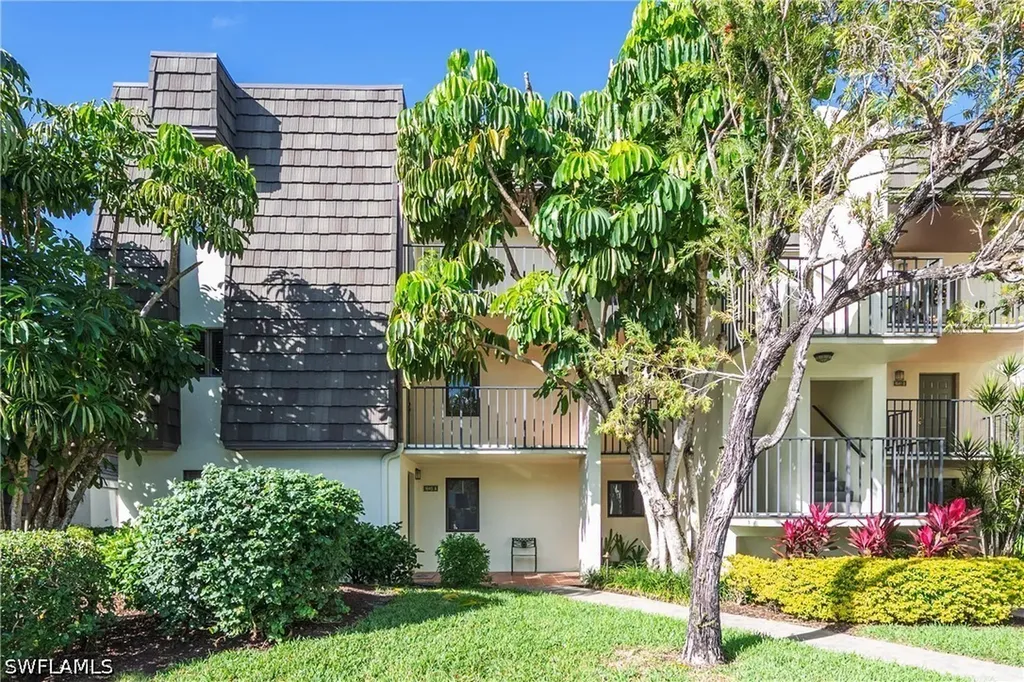 1645 Spoonbill Lane Naples FL 34105