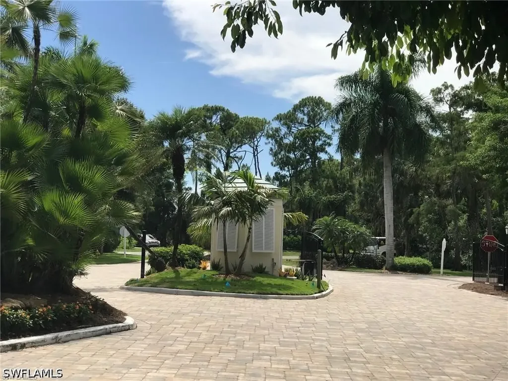 1645 Spoonbill Lane Naples FL 34105