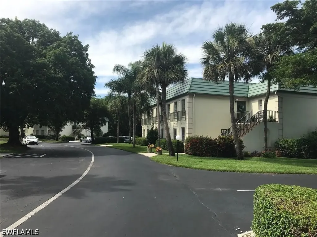 1645 Spoonbill Lane Naples FL 34105