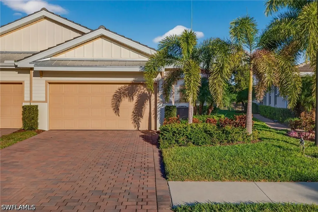14567 Edgewater Circle Naples FL 34114