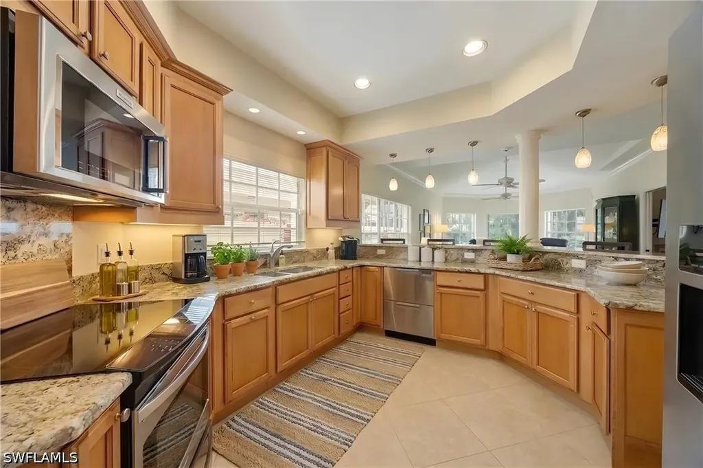 312 Carlton Place Naples FL 34108
