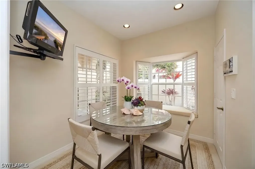 312 Carlton Place Naples FL 34108