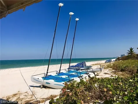 312 Carlton Place Naples FL 34108