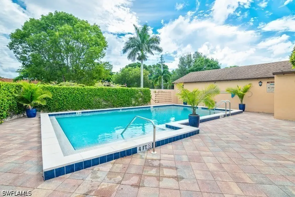 4300 Belair Lane Naples FL 34103