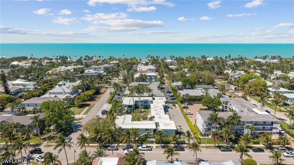 277 8th Avenue S Naples FL 34102