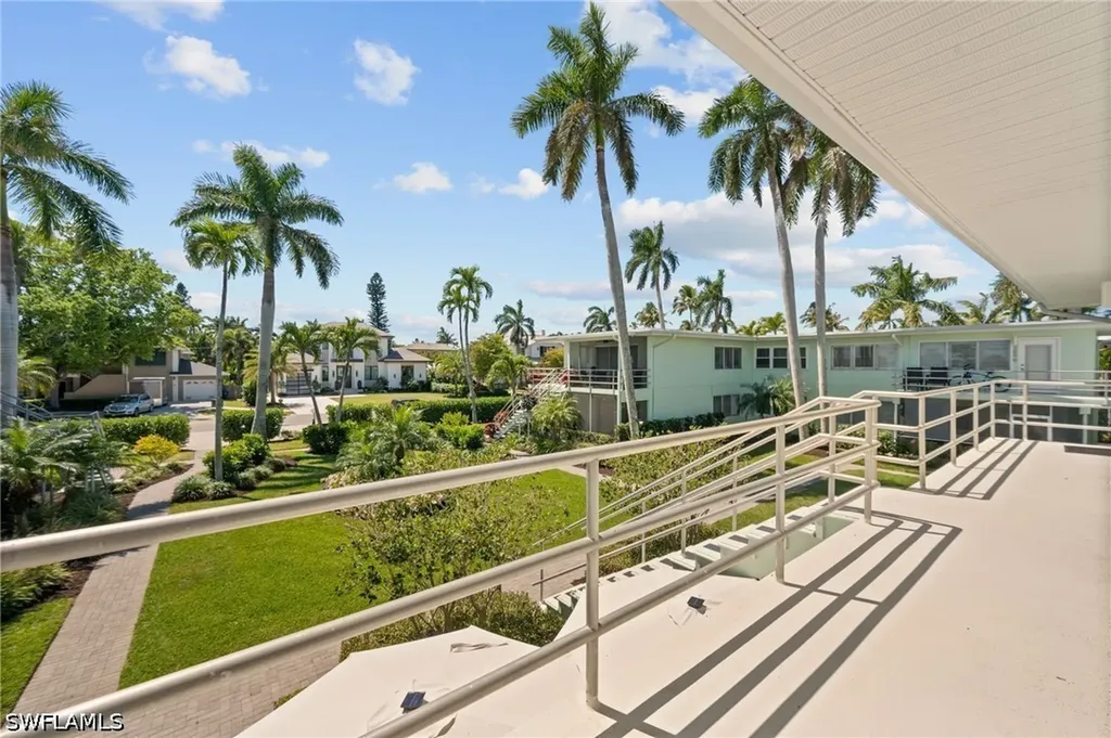 277 8th Avenue S Naples FL 34102