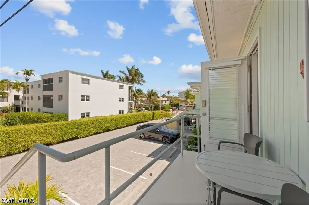 277 8th Avenue S Naples FL 34102