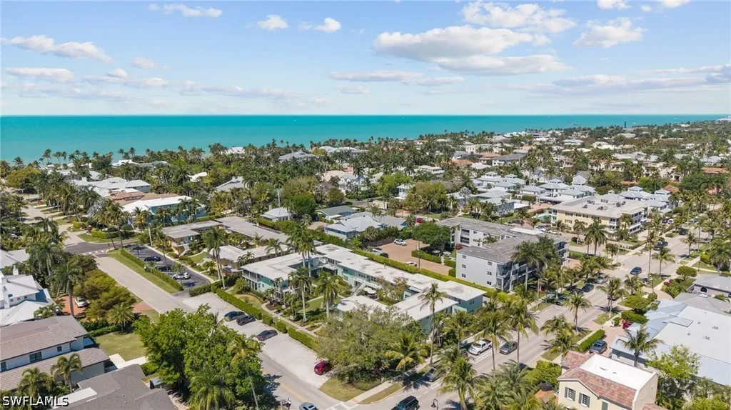 277 8th Avenue S Naples FL 34102