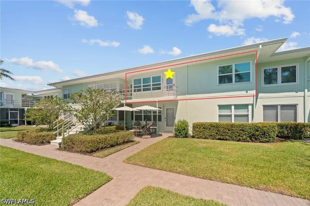 277 8th Avenue S Naples FL 34102