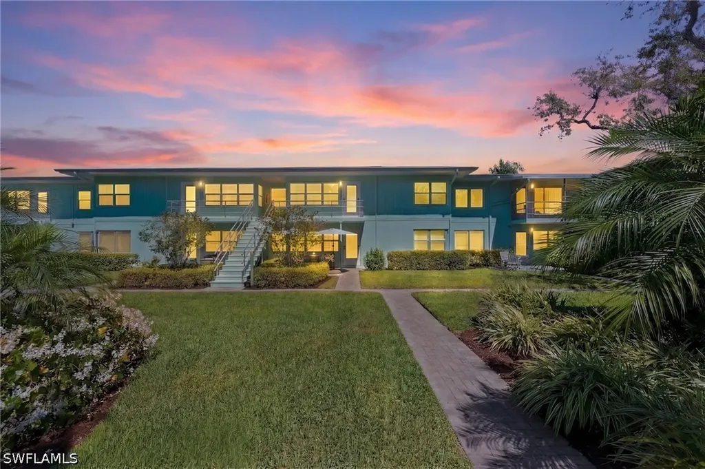 277 8th Avenue S Naples FL 34102