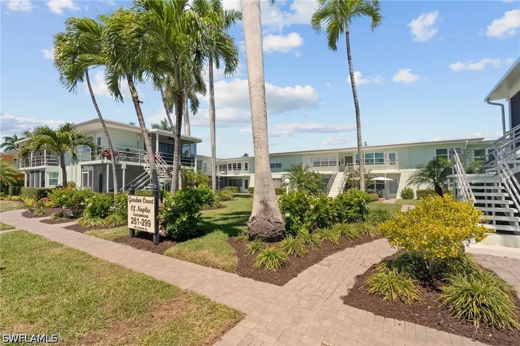 277 8th Avenue S Naples FL 34102