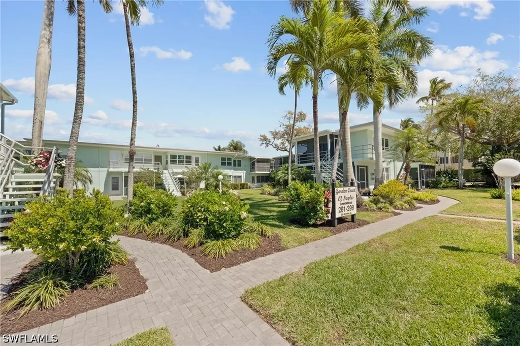 277 8th Avenue S Naples FL 34102