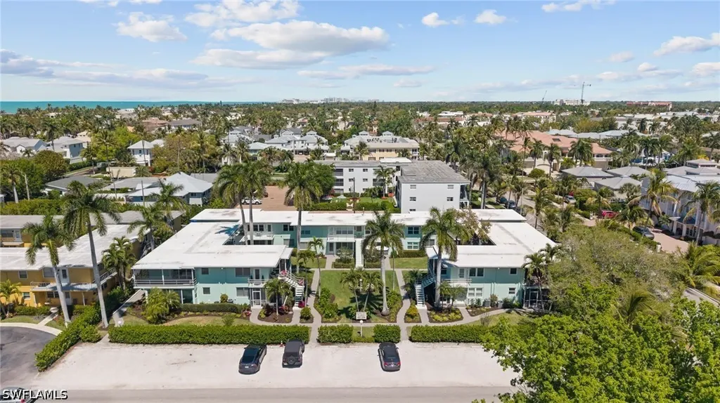 277 8th Avenue S Naples FL 34102