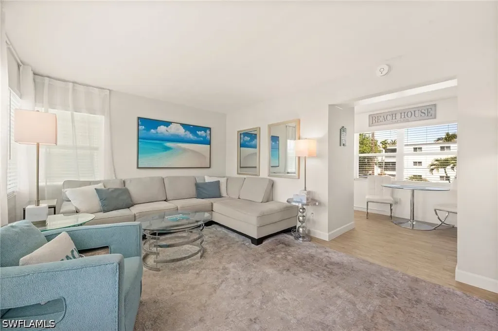 277 8th Avenue S Naples FL 34102