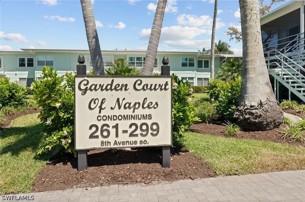 277 8th Avenue S Naples FL 34102