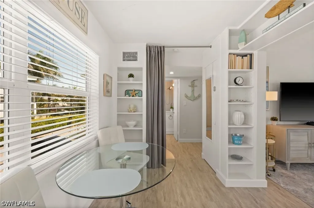 277 8th Avenue S Naples FL 34102