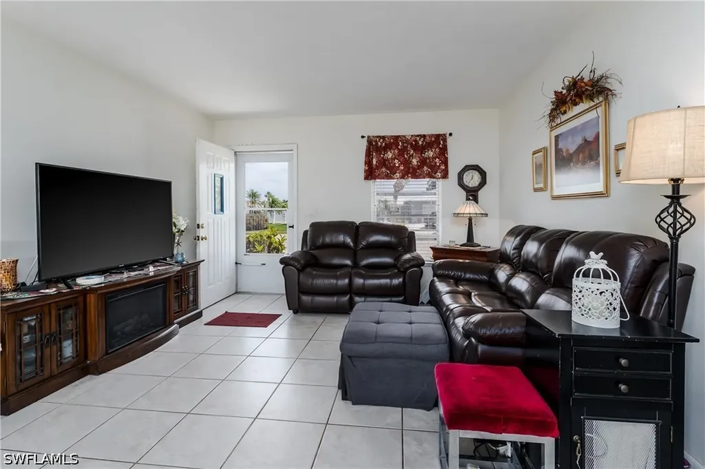756 Apple Court Marco Island FL 34145