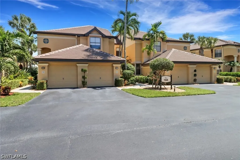 184 Vintage Circle Naples FL 34119
