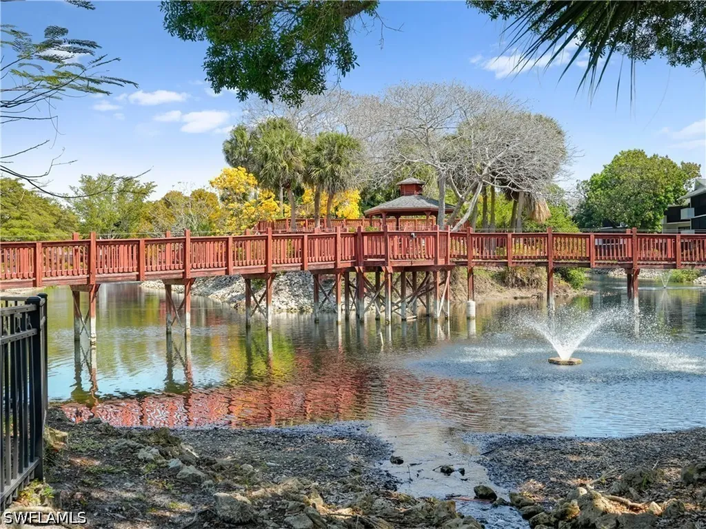 600 Neapolitan Way Naples FL 34103