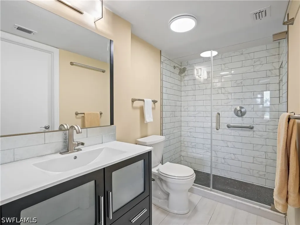 600 Neapolitan Way Naples FL 34103