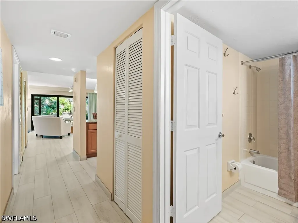 600 Neapolitan Way Naples FL 34103