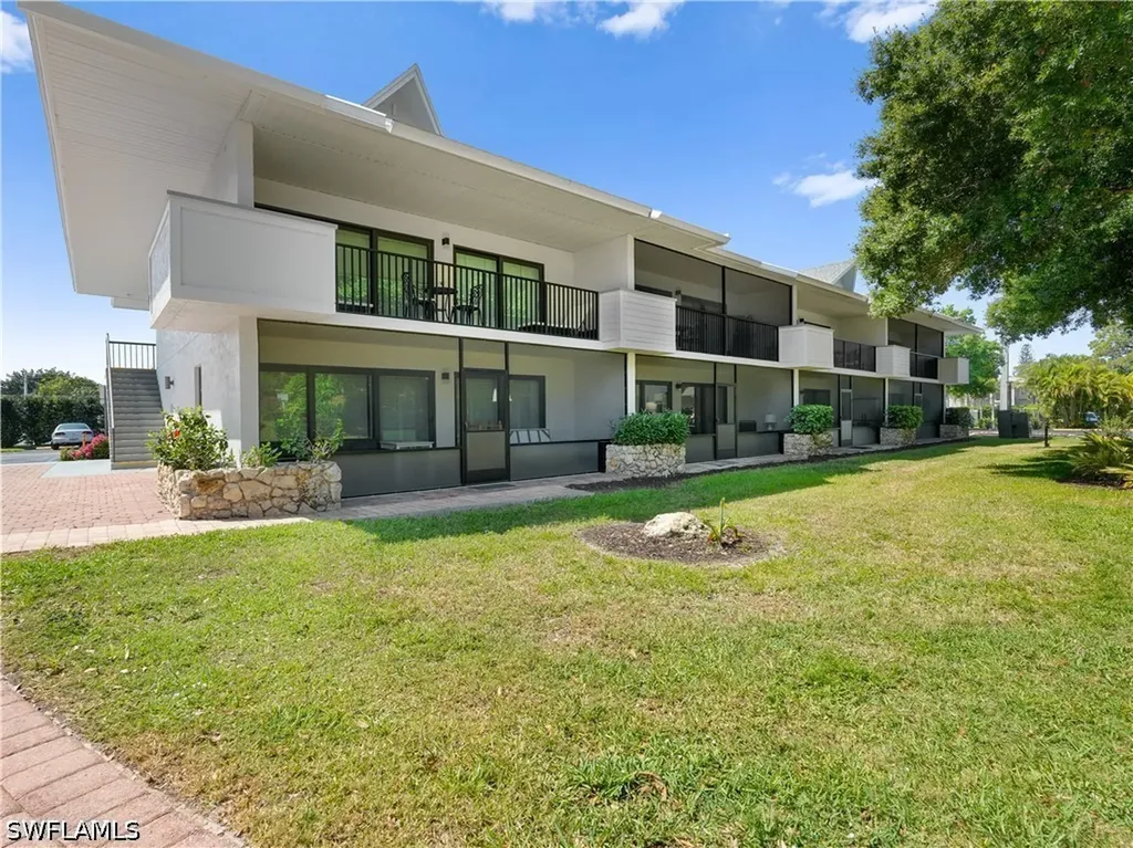 600 Neapolitan Way Naples FL 34103