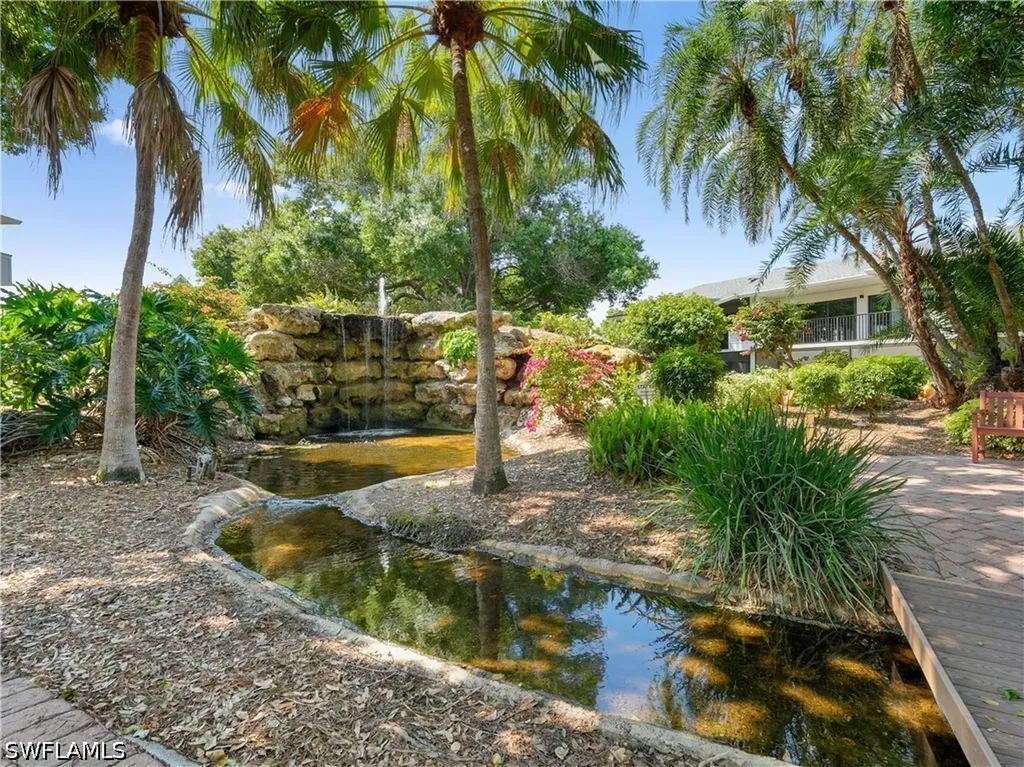 600 Neapolitan Way Naples FL 34103