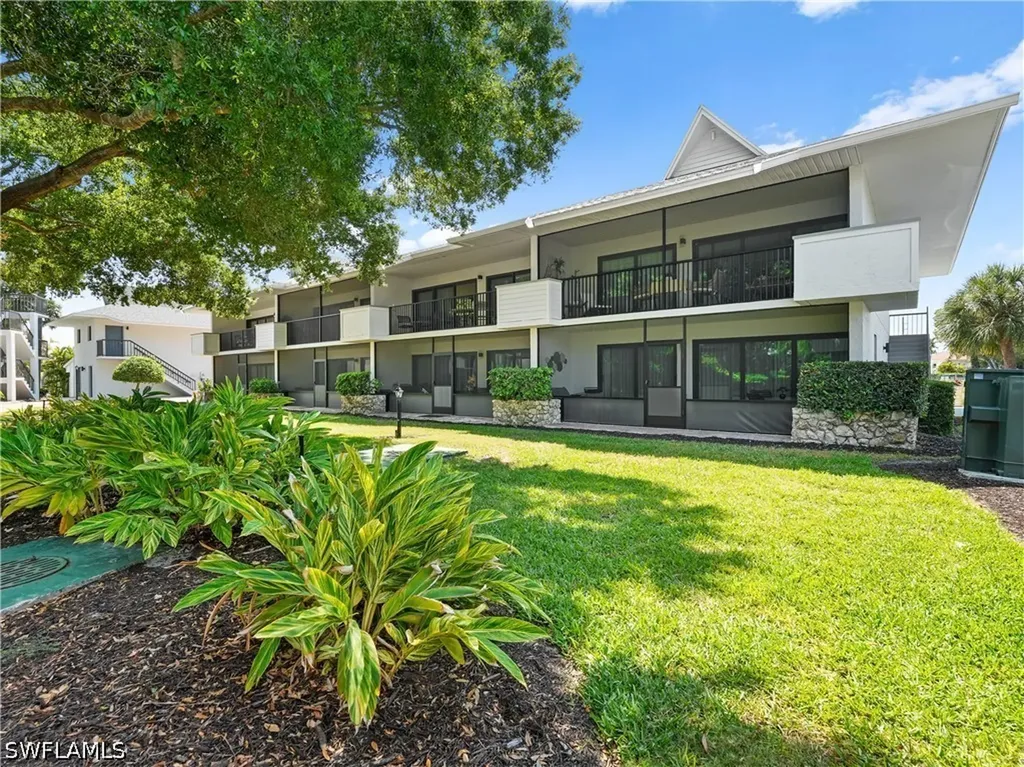 600 Neapolitan Way Naples FL 34103