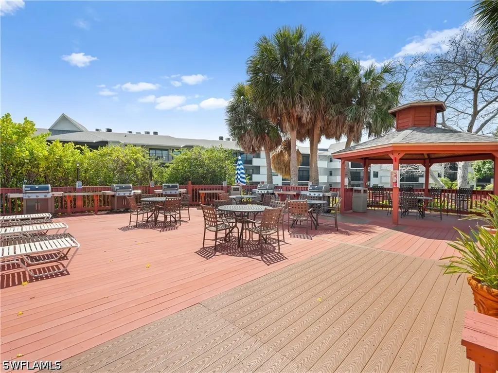 600 Neapolitan Way Naples FL 34103