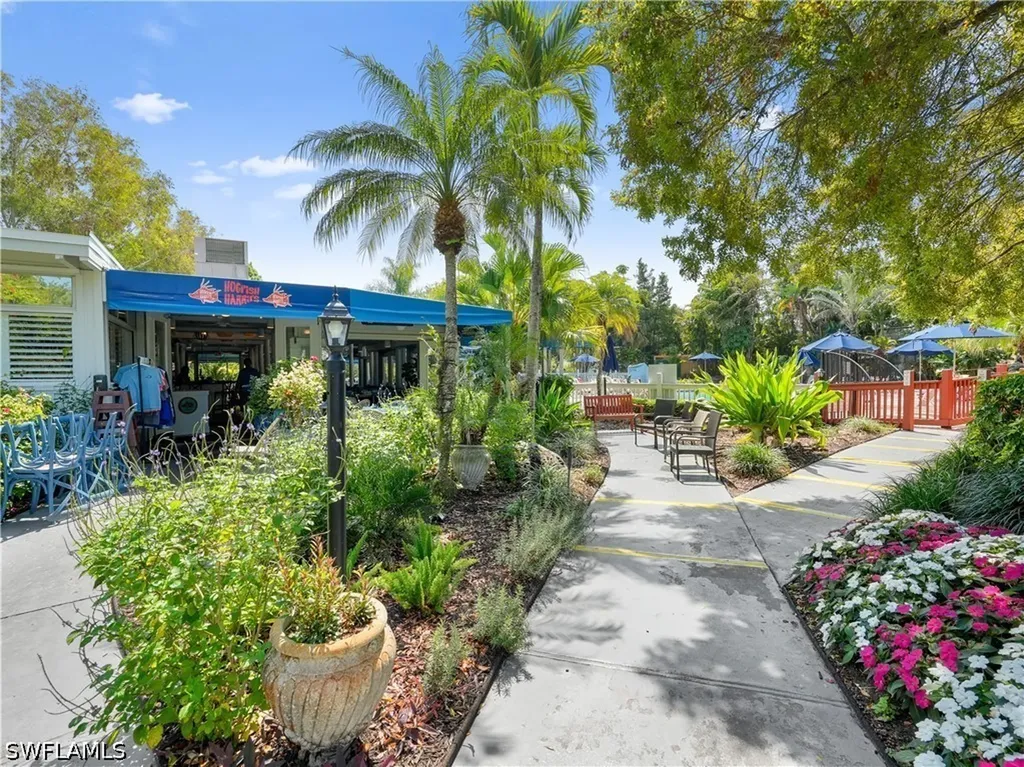 600 Neapolitan Way Naples FL 34103