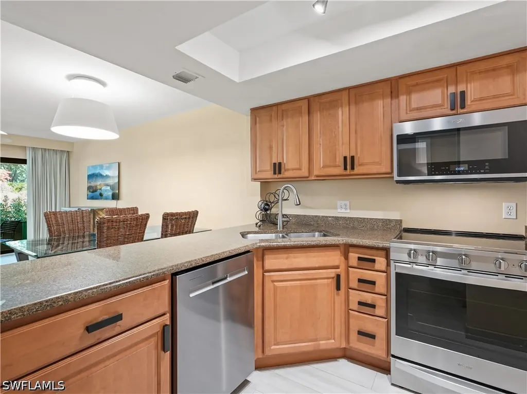 600 Neapolitan Way Naples FL 34103