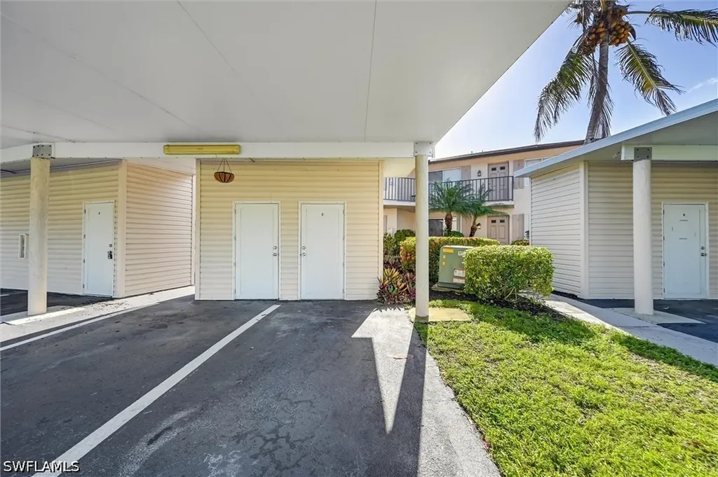 163 Palm Drive Naples FL 34112