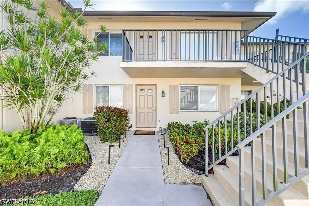 163 Palm Drive Naples FL 34112