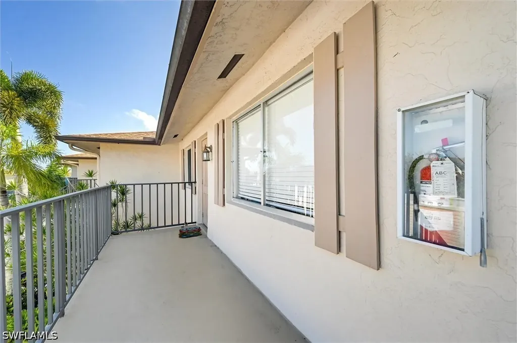 163 Palm Drive Naples FL 34112